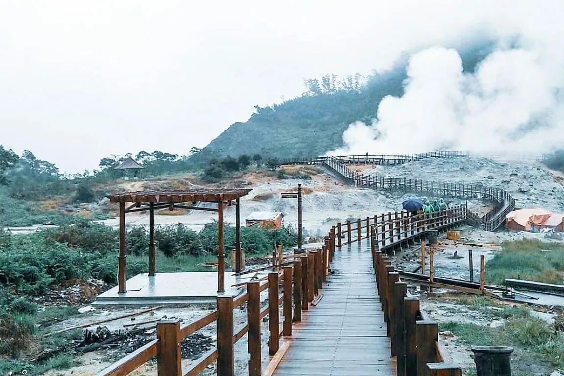 Kawah / geothermal Dieng
